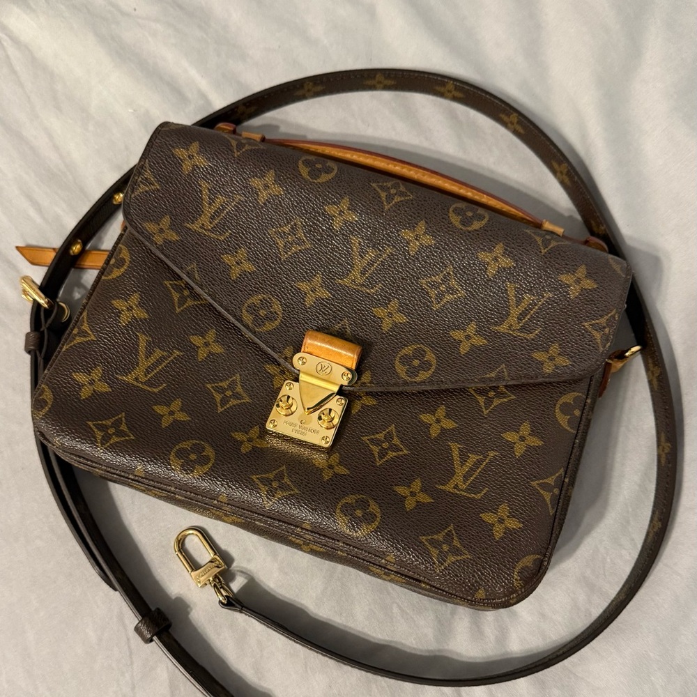 Louis Vuitton Métis Pochette Monogram